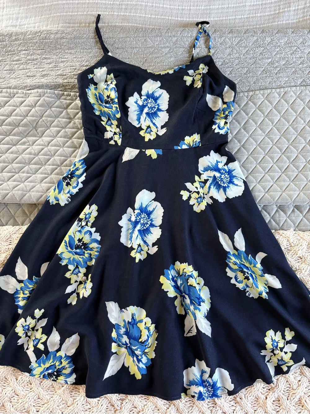 Old Navy Floral Spaghetti-Strap Sundress - Picture 3 of 10